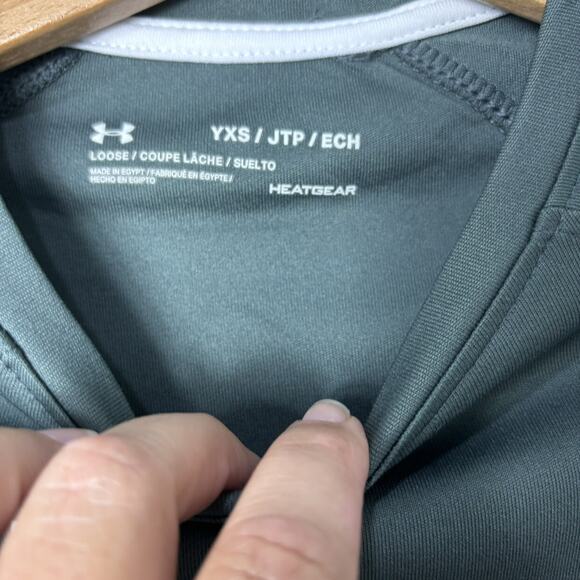Gray Under Armour Loose Fit Tee - Picture 3 of 4